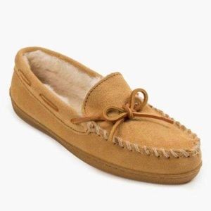 NIB Minnetonka pile lined hardsole - Tan 6
